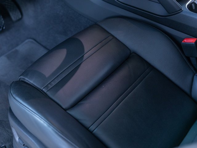 Certified 2023 Porsche Cayenne Platinum Edition w/ Premium Package Plus image 25