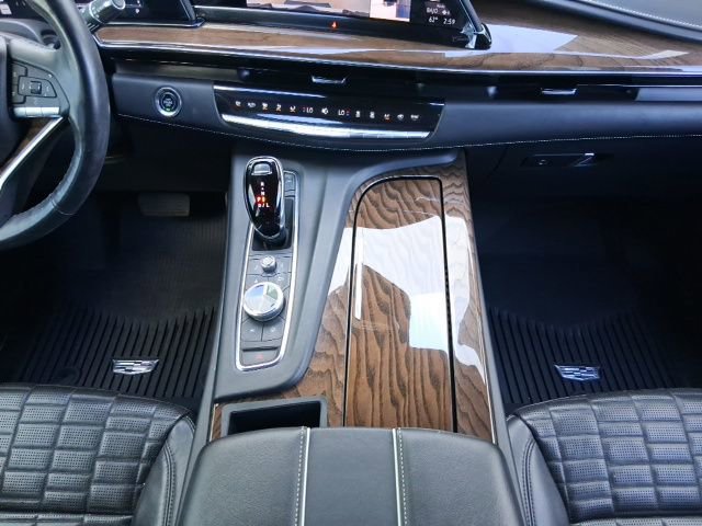 Used 2023 Cadillac Escalade ESV Sport Platinum w/ LPO, ONYX Package AWD/4WD image 17