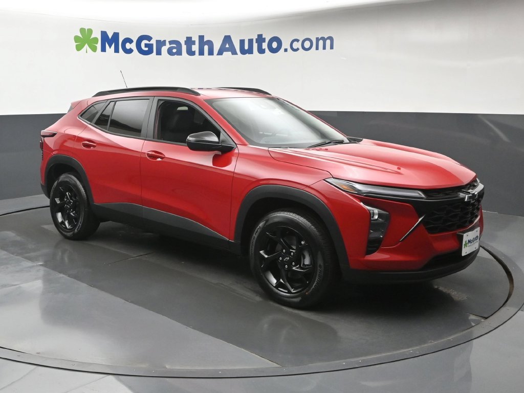 New 2026 Chevrolet Trax LT w/ Driver Confidence Package FWD image 2