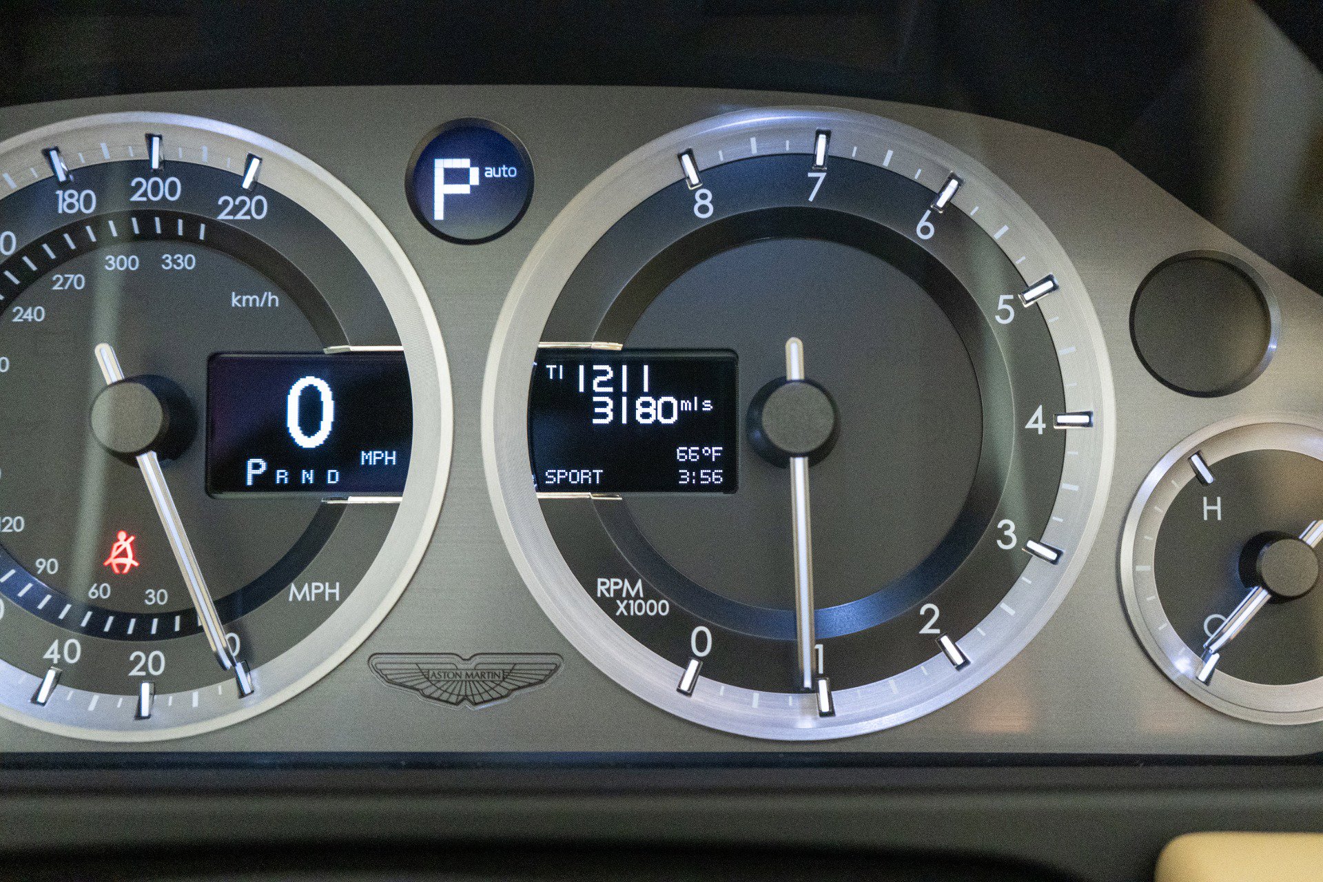 Used 2014 Aston Martin DB9 Volante -Very Low Miles, Pearl image 22
