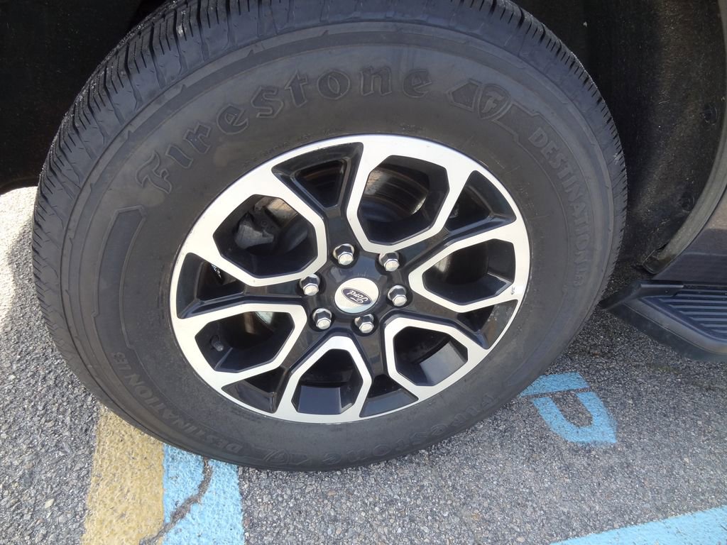 Used 2024 Ford Expedition XLT image 10