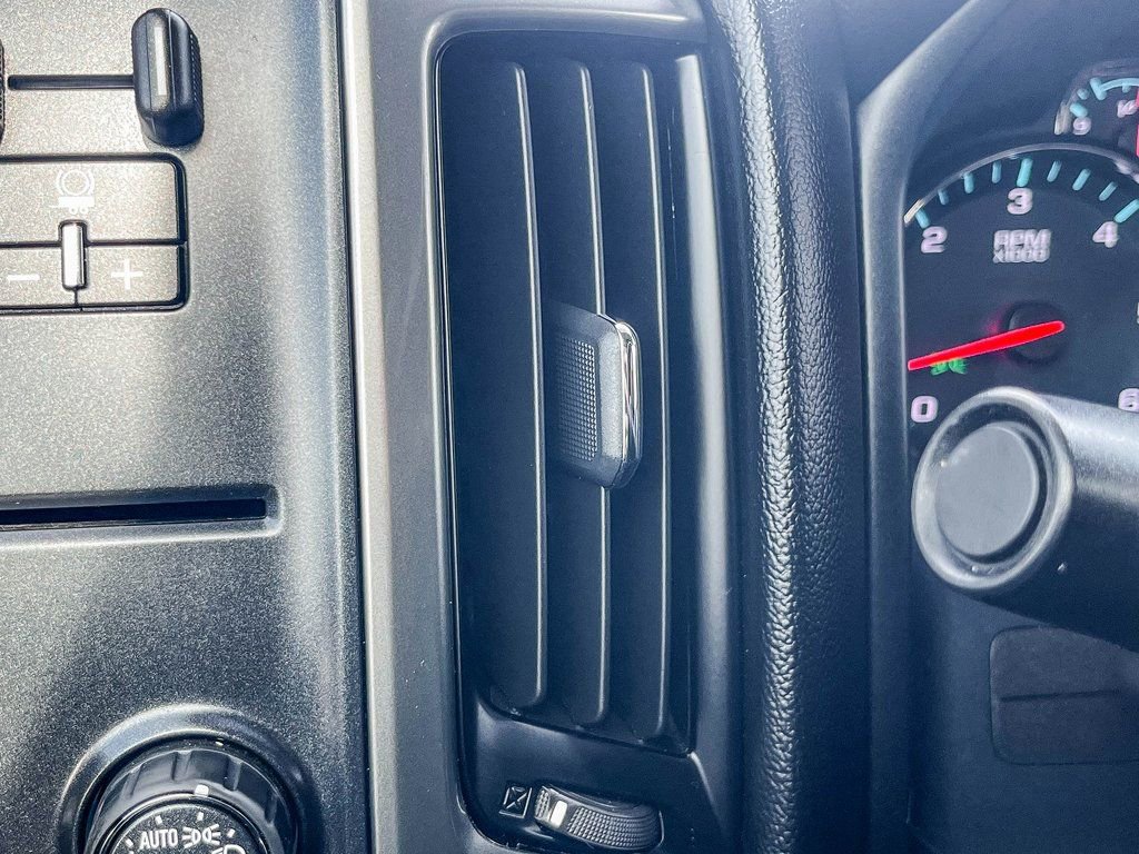 Used 2018 Chevrolet Silverado 1500 LT w/ All Star Edition image 56