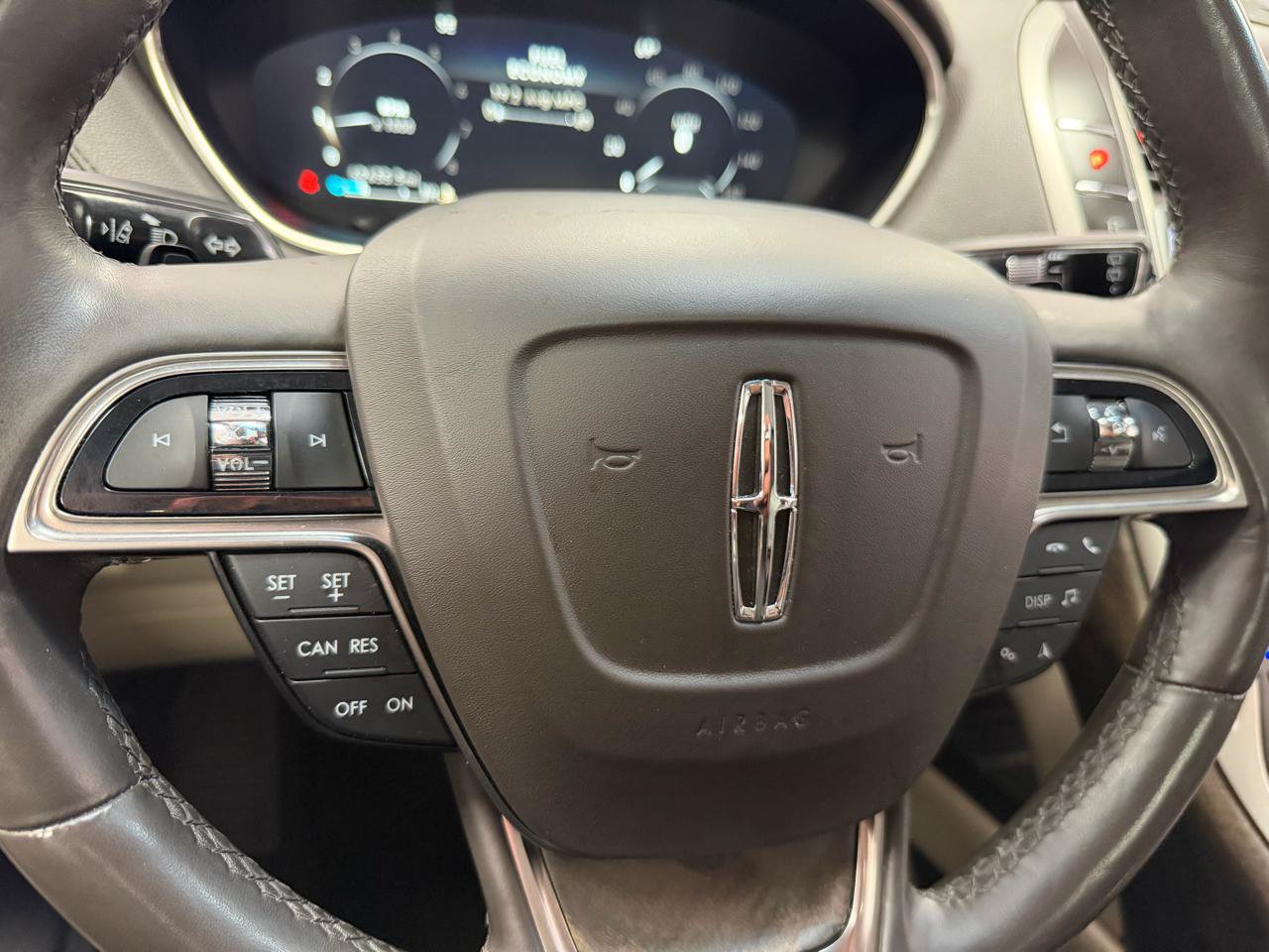 Used 2019 Lincoln Nautilus Reserve AWD/4WD image 18