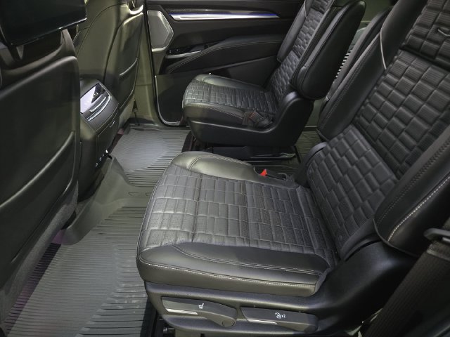 Used 2026 Cadillac Escalade V w/ LPO, ONYX Package AWD/4WD image 30