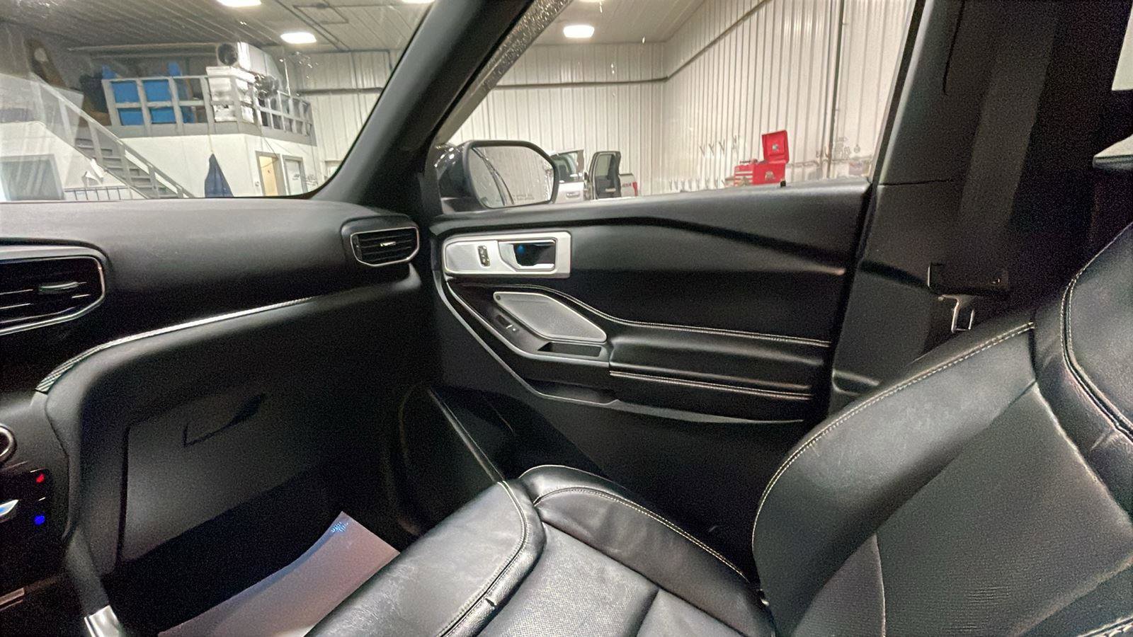 Used 2020 Ford Explorer ST w/ Premium Technology Package image 13