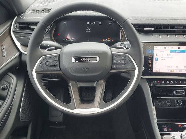 New 2026 Jeep Grand Cherokee Limited w/ Limited Altitude Package AWD/4WD image 14