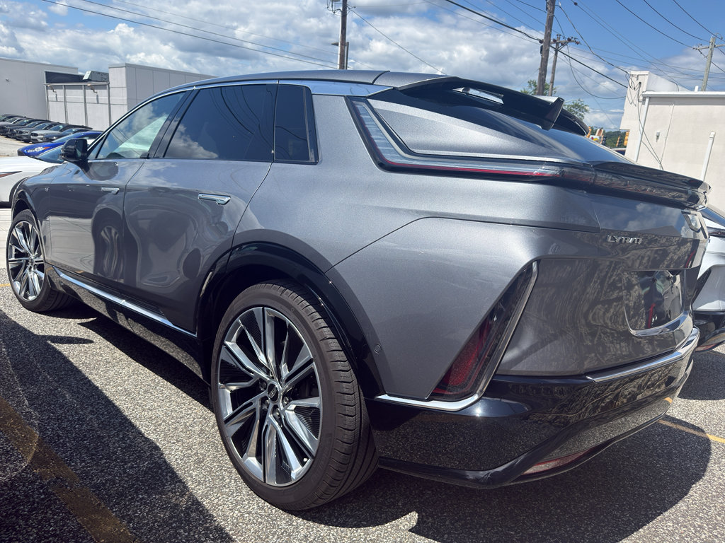Used 2023 Cadillac Lyriq 2WD image 4