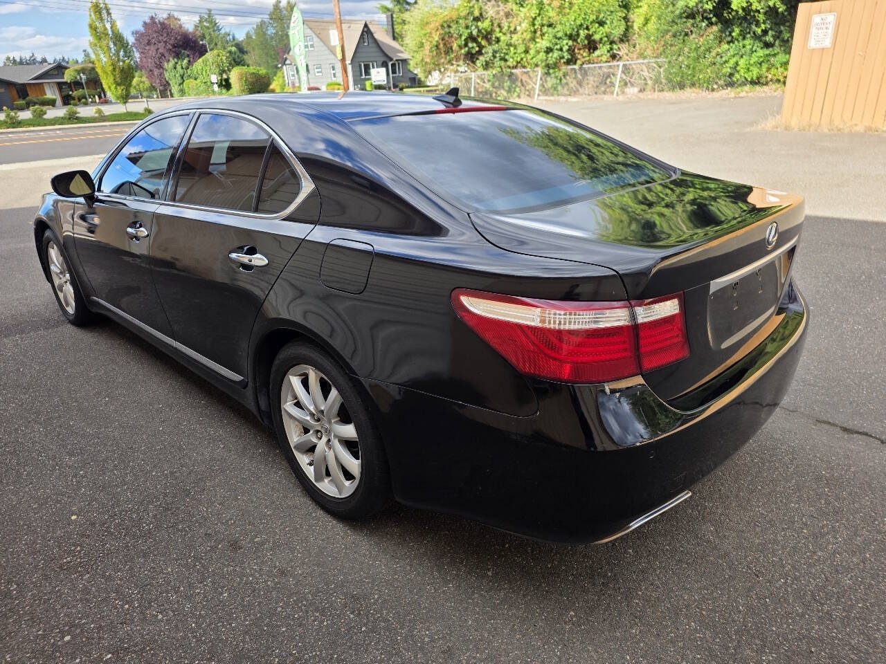 Used 2008 Lexus LS 460 w/ Comfort Pkg RWD image 4