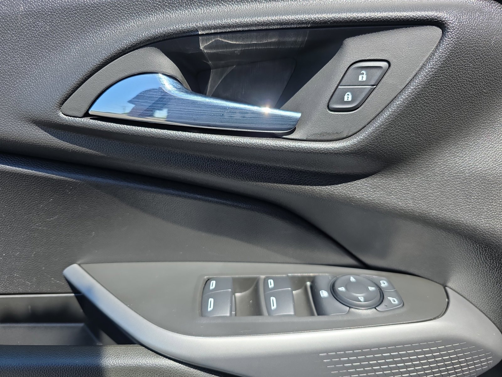 Used 2024 Chevrolet Trax LS w/ LS Convenience Package FWD image 20
