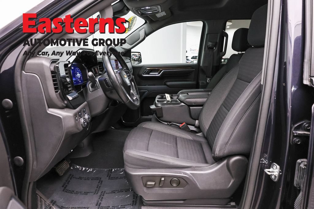 Used 2023 Chevrolet Silverado 1500 LT AWD/4WD image 14