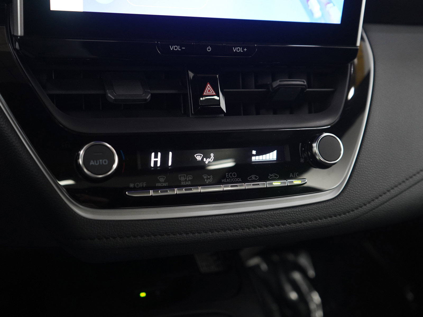 Used 2025 Toyota Corolla SE image 20