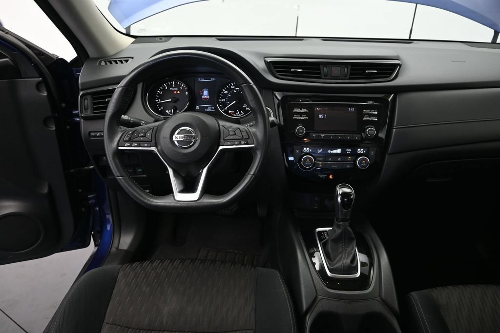 Used 2017 Nissan Rogue SV FWD image 21