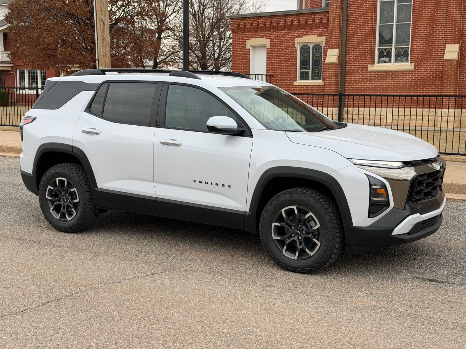 New 2026 Chevrolet Equinox ACTIV image 2