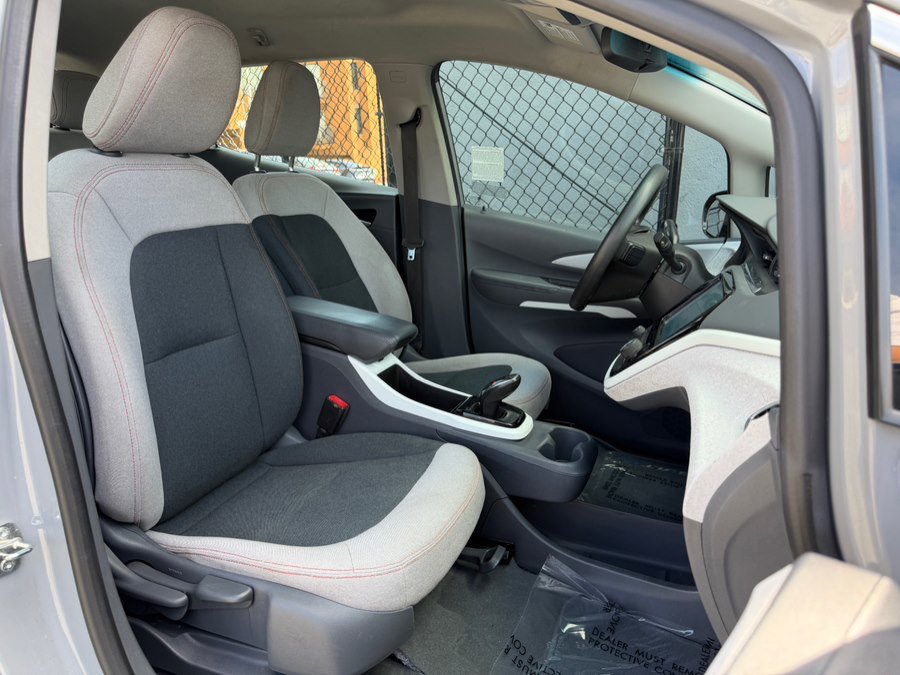 Used 2021 Chevrolet Bolt LT image 29