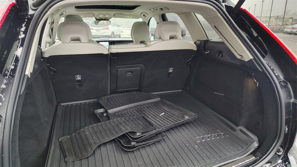 Used 2023 Volvo XC60 B5 Plus w/ Climate Package image 30