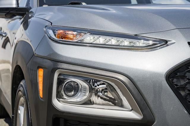 Used 2021 Hyundai Kona SE w/ Cargo Package image 13