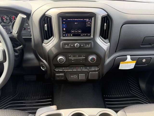 New 2026 Chevrolet Silverado 1500 Custom Trail Boss w/ LPO, Dark Essentials Package AWD/4WD image 11
