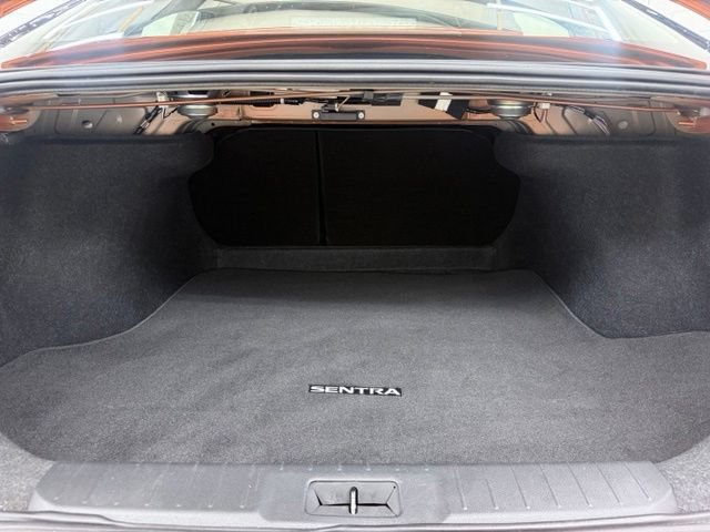 Used 2025 Nissan Sentra SR FWD image 13