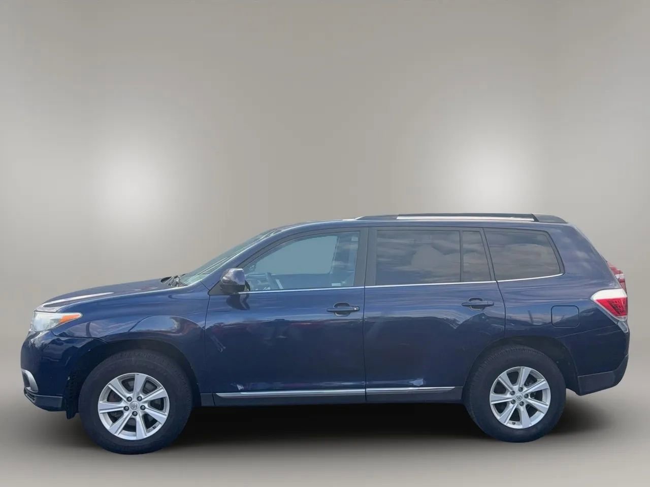 Used 2011 Toyota Highlander SE image 3