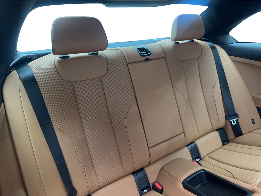Used 2025 BMW 230i Coupe w/ M Sport Package image 38