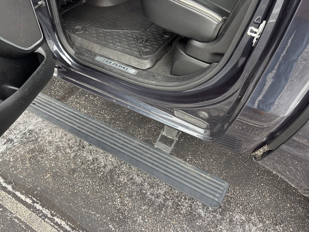 Used 2020 RAM 1500 Laramie image 9