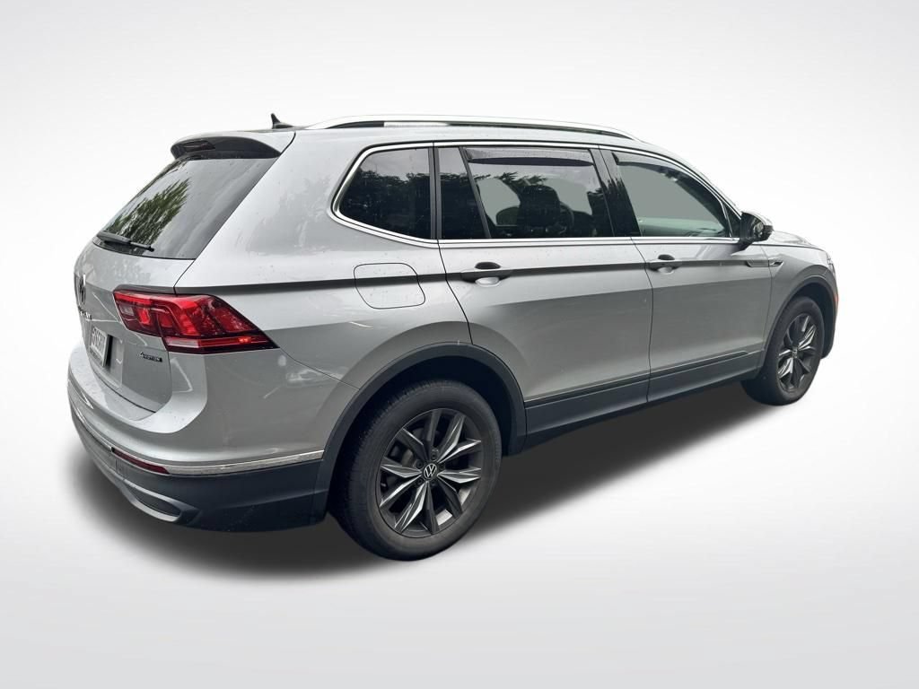 Used 2022 Volkswagen Tiguan SE AWD/4WD image 4