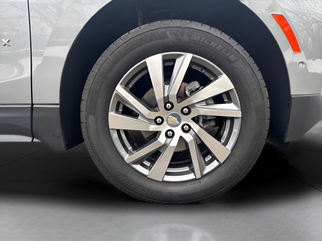 Used 2023 Chevrolet Equinox Premier image 2