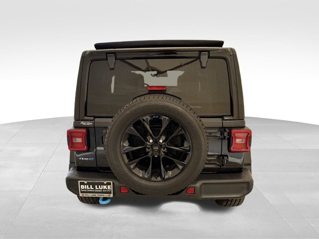 Used 2023 Jeep Wrangler Unlimited Sahara w/ Cold Weather Group AWD/4WD image 8