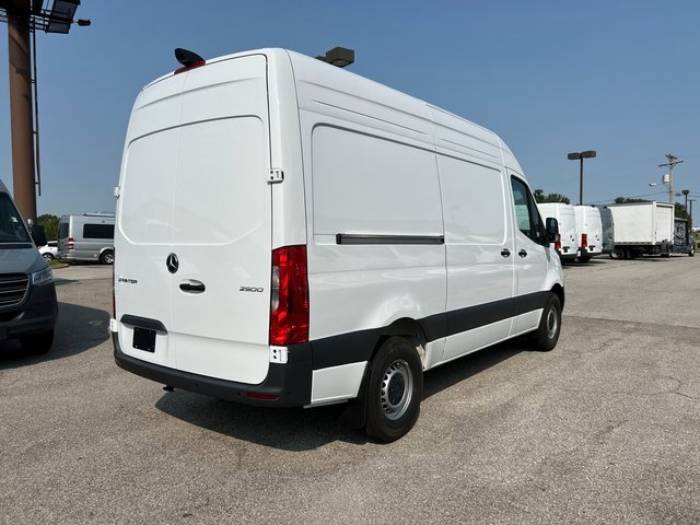 New 2025 Mercedes-Benz Sprinter 2500 image 2