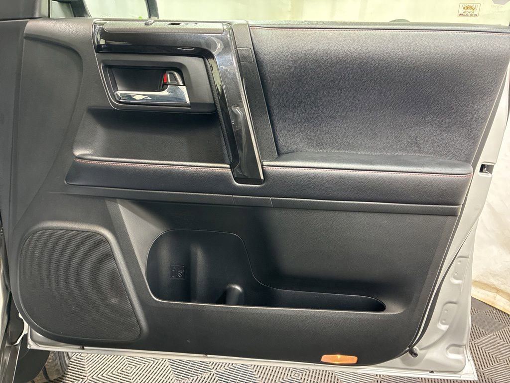 Used 2019 Toyota 4Runner TRD Off-Road Premium AWD/4WD image 11