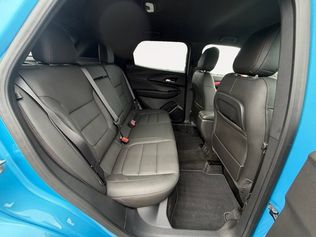 Used 2025 Chevrolet TrailBlazer RS w/ Convenience Package AWD/4WD image 23