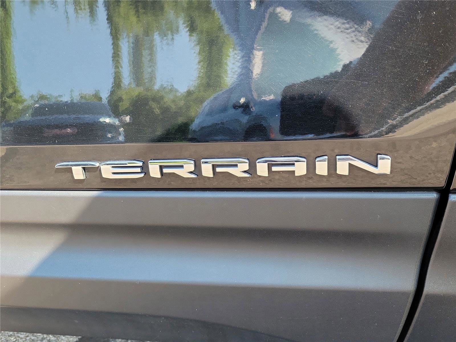 Used 2024 GMC Terrain SLT AWD/4WD image 7