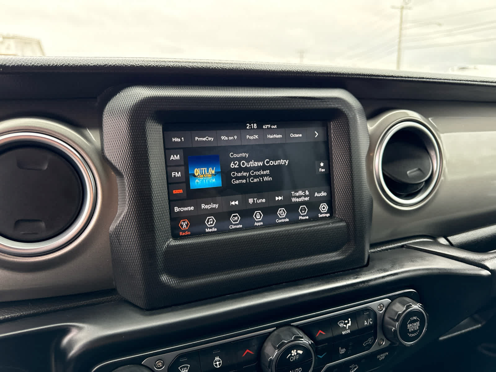 Used 2019 Jeep Wrangler Unlimited Sahara w/ Safety Group AWD/4WD image 16