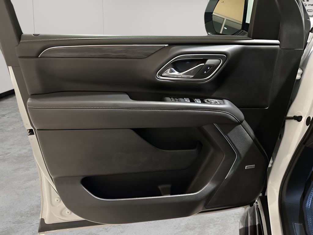 Used 2023 GMC Yukon SLT image 37