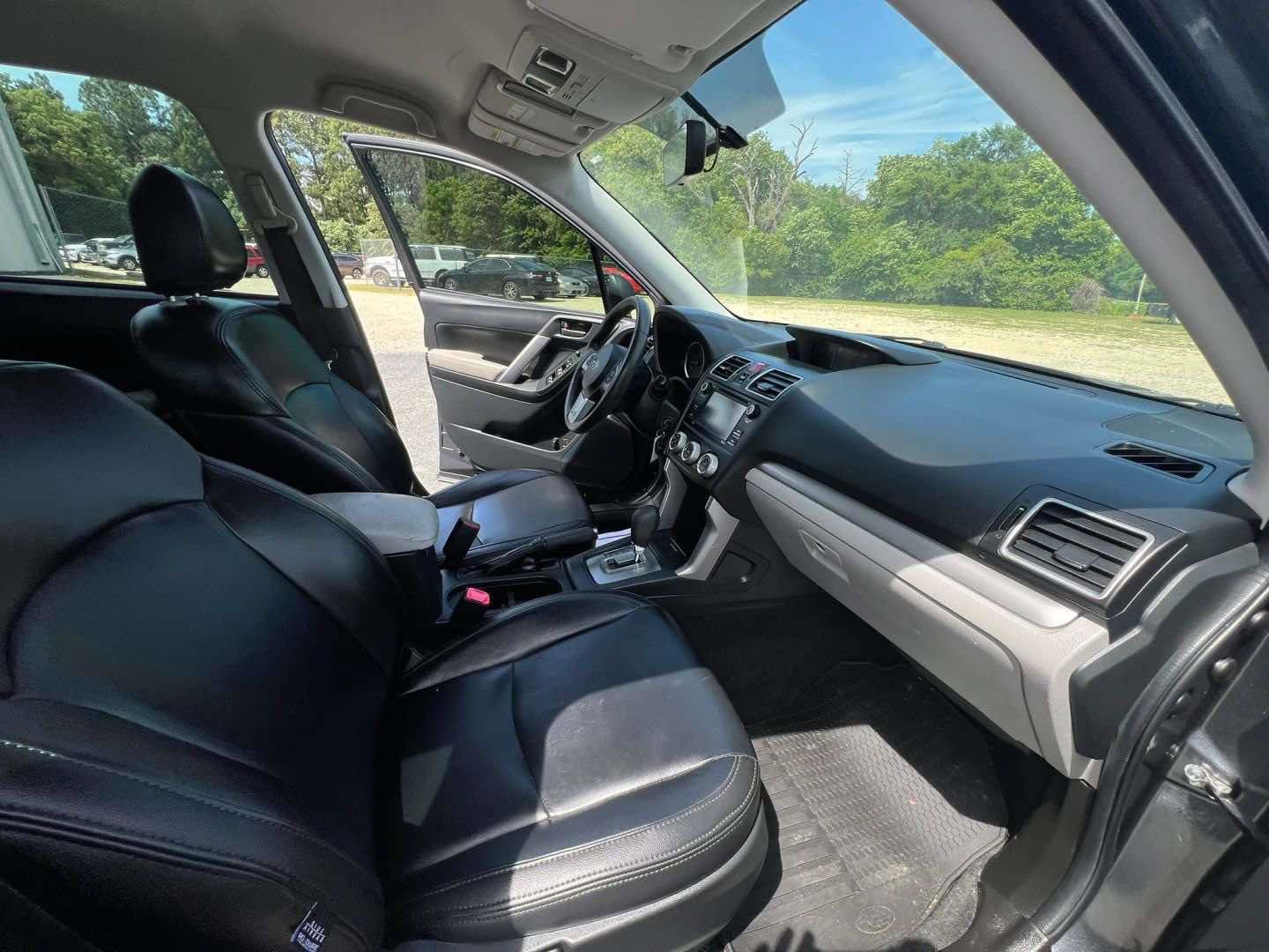 Used 2017 Subaru Forester 2.5i w/ Alloy Wheel Package AWD/4WD image 10