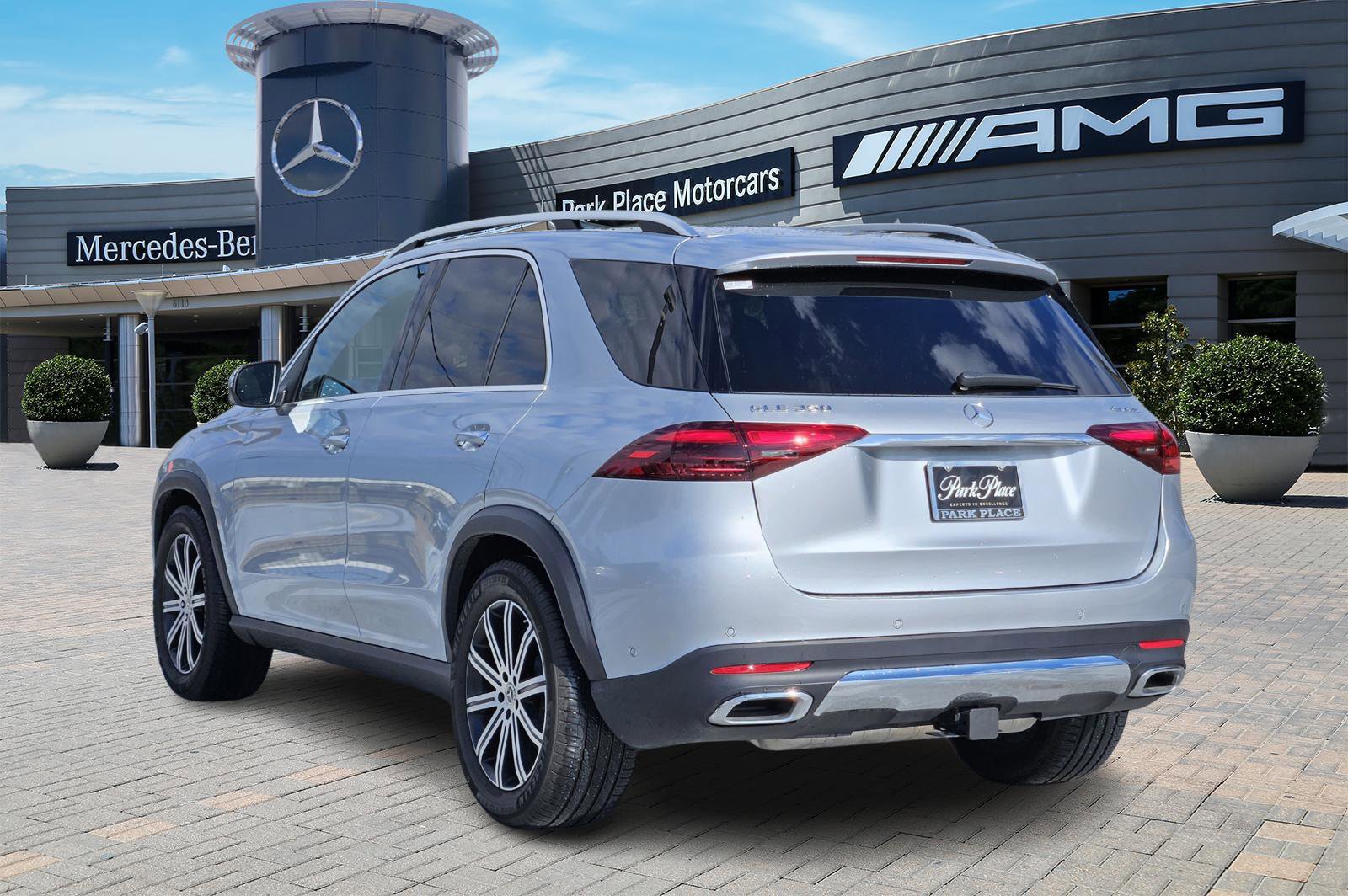 Certified 2025 Mercedes-Benz GLE 350 4MATIC image 4