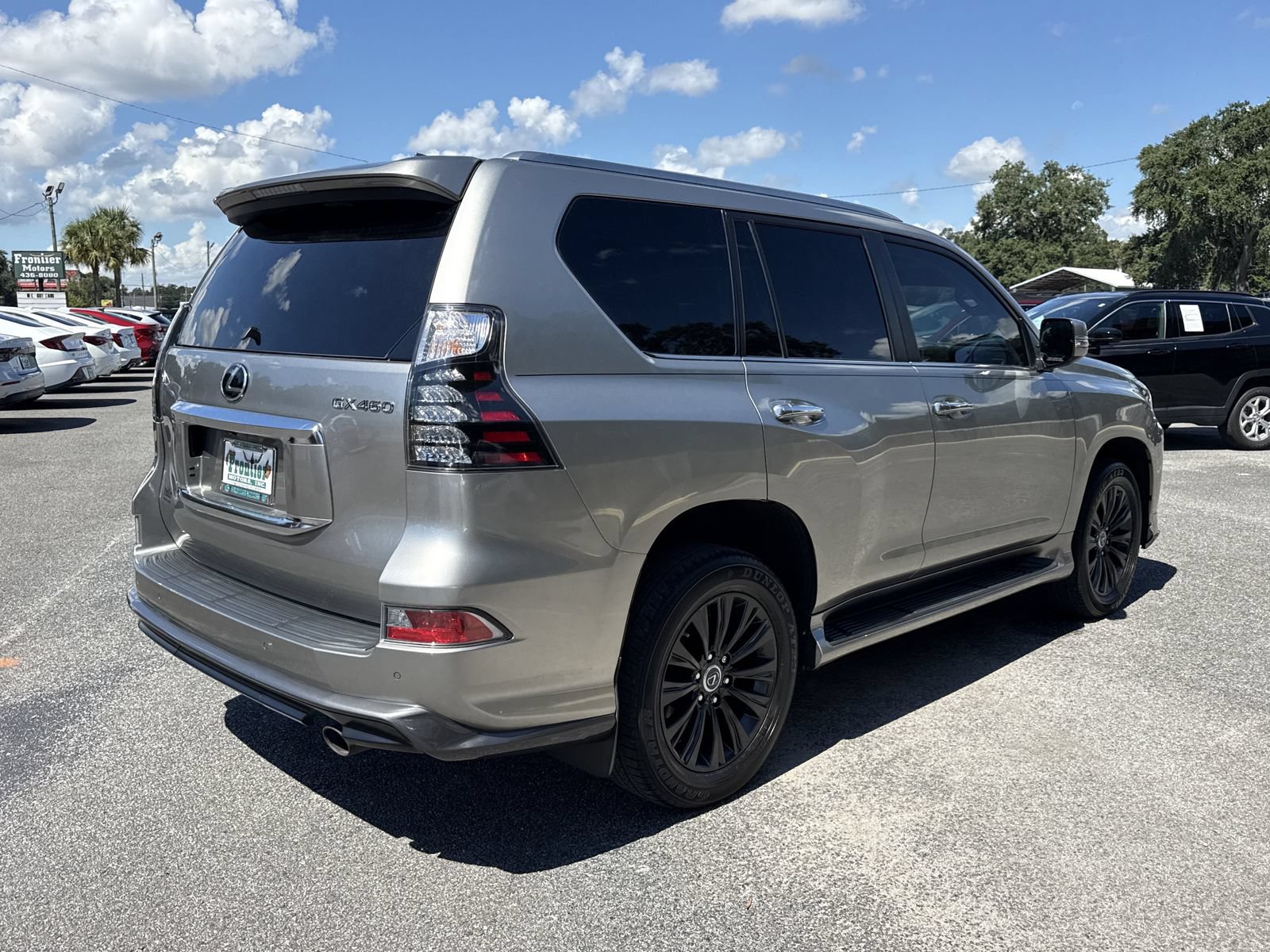 Used 2023 Lexus GX 460 Premium w/ Accessory Package AWD/4WD image 5