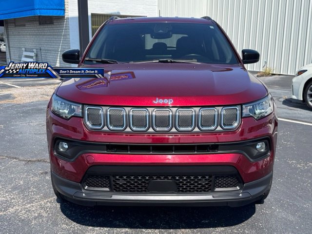 Used 2022 Jeep Compass Latitude AWD/4WD image 2