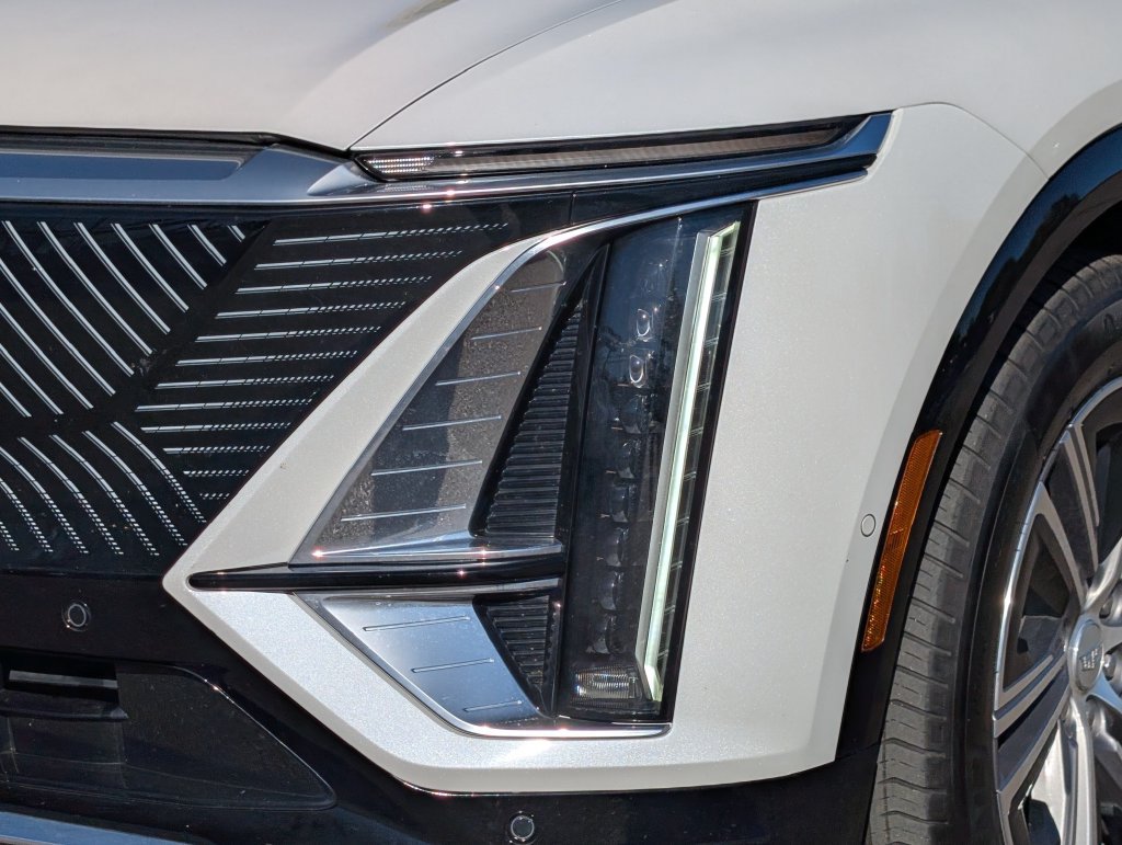 Certified 2024 Cadillac Lyriq Luxury w/ LPO, Floor Liner Package AWD/4WD image 8