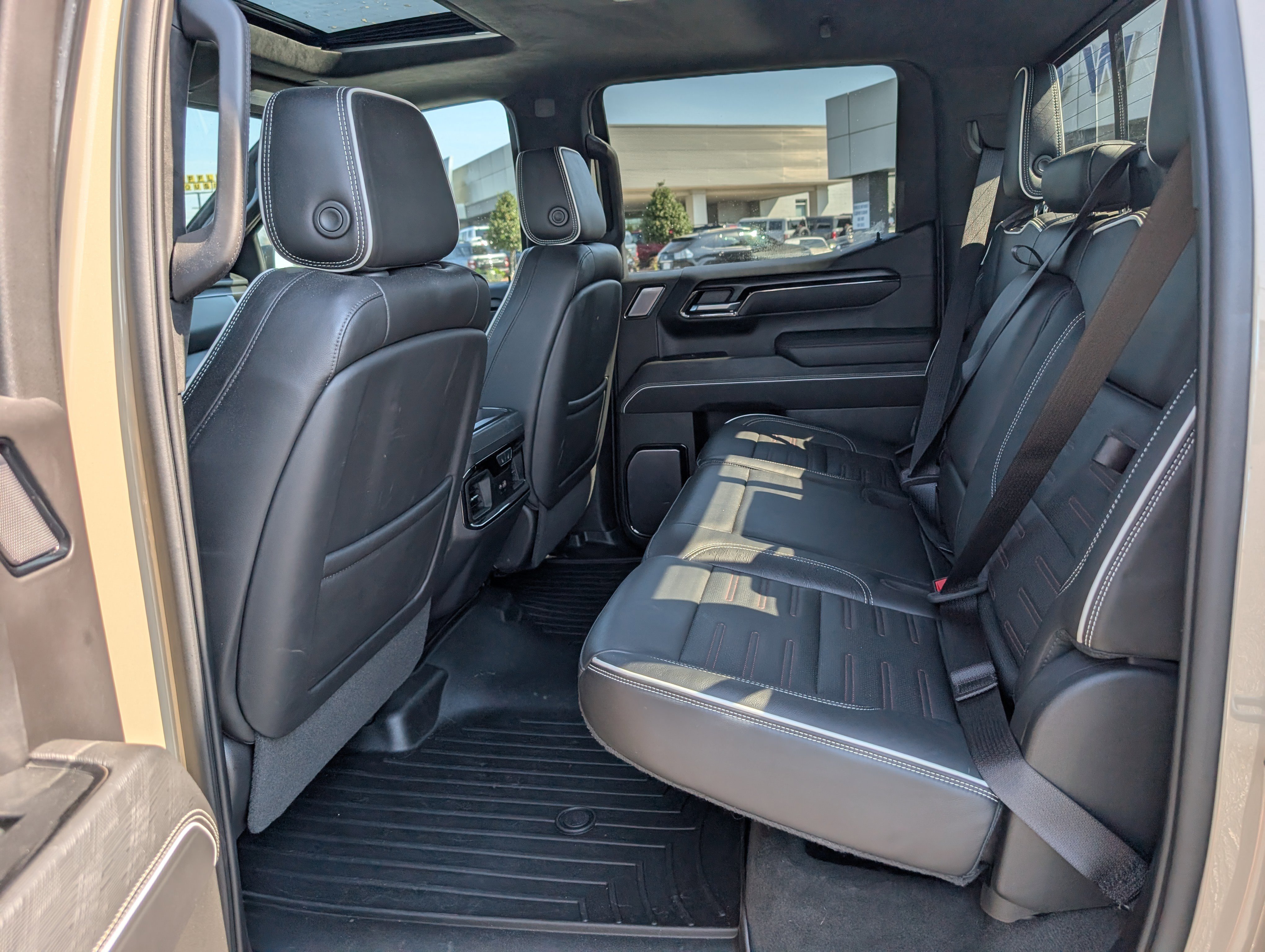 Used 2023 GMC Sierra 1500 AT4X image 15