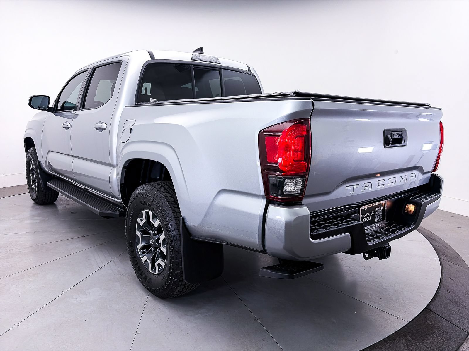 Used 2023 Toyota Tacoma SR w/ SR Convenience Package RWD image 13