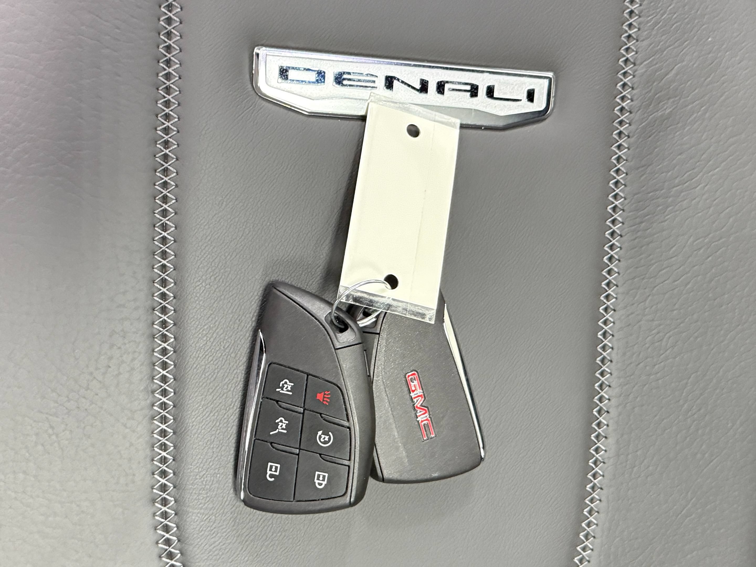 Used 2026 GMC Yukon XL Denali w/ Advanced Technology Package AWD/4WD image 52