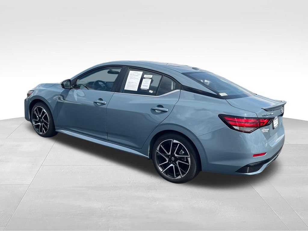 Used 2025 Nissan Sentra SR FWD image 3