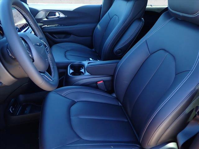 New 2026 Chrysler Pacifica Select AWD/4WD image 14