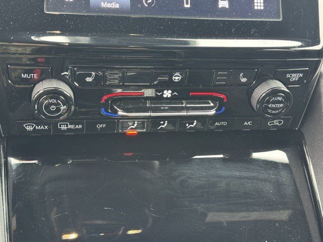 Certified 2023 Jeep Grand Cherokee L Laredo image 21