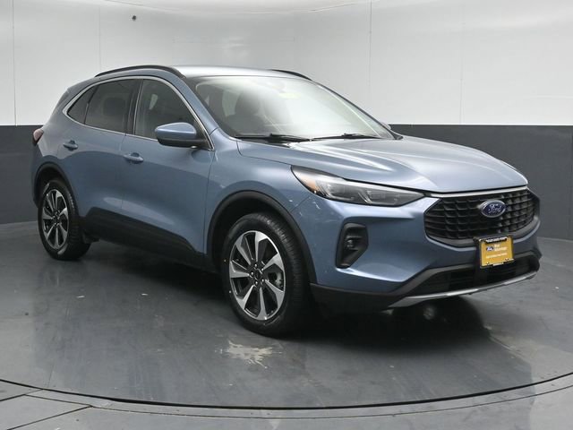 Certified 2025 Ford Escape Platinum AWD/4WD image 1