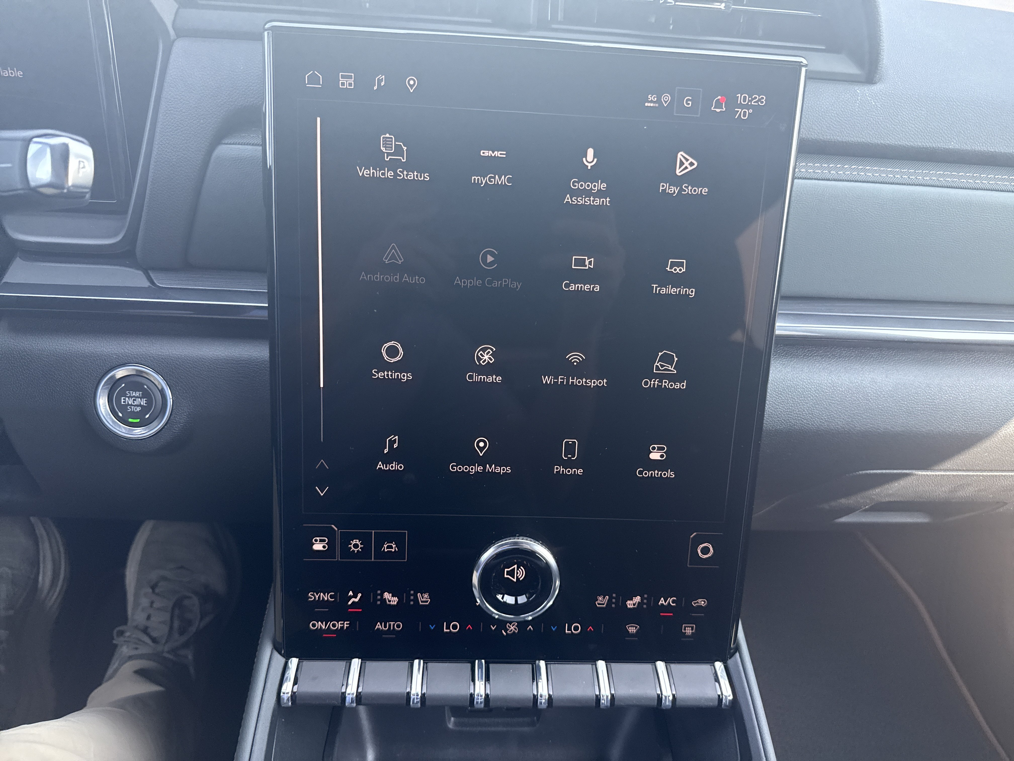 New 2027 GMC Terrain AT4 w/ Convenience Package III AWD/4WD image 25