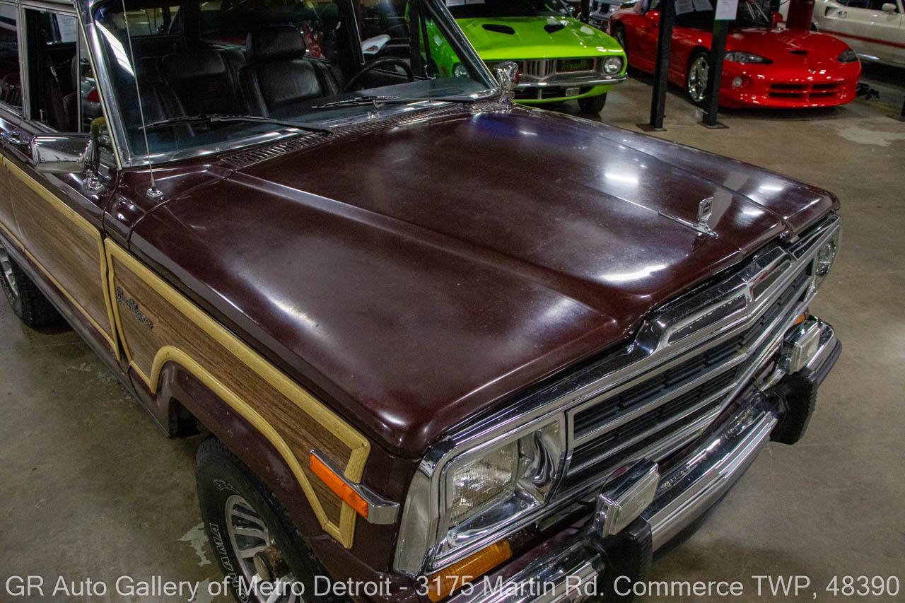 Used 1988 Jeep Grand Wagoneer image 13