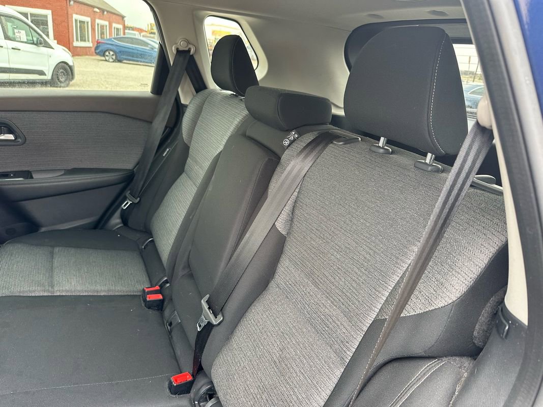 Used 2022 Nissan Rogue SV image 32