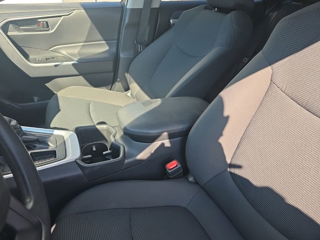 Used 2025 Toyota RAV4 LE image 21